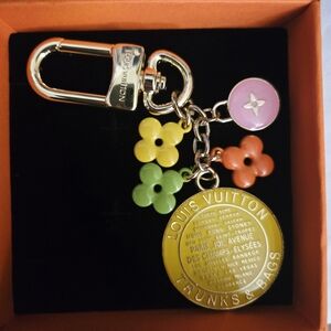 Louis Vuitton Yellow and Multicolor Floral Clover Charms On Keyring